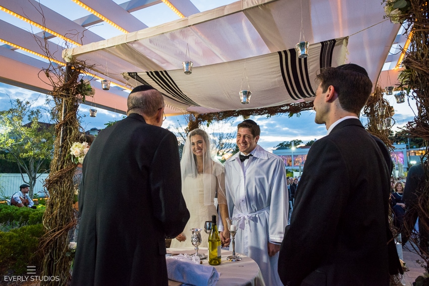 Orthodox Jewish wedding at greentree Country Club in New Rochelle | www.everlystudios.com