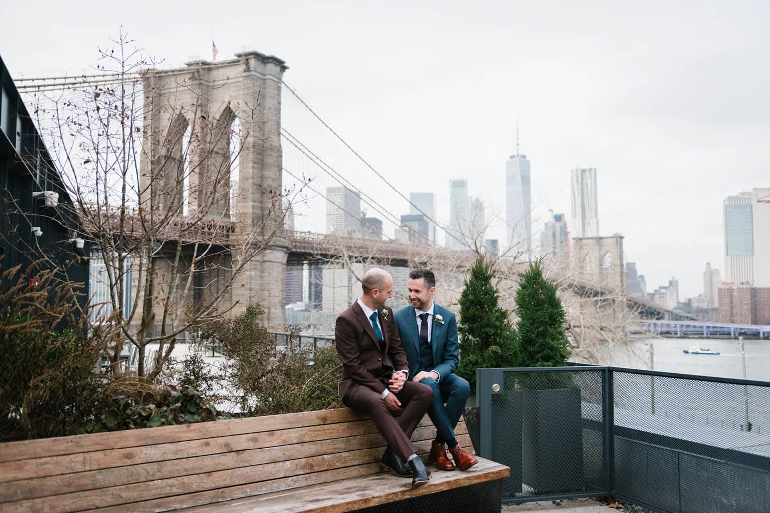 how to take the best brooklyn bridge pictures from Time Out Market in DUMBO