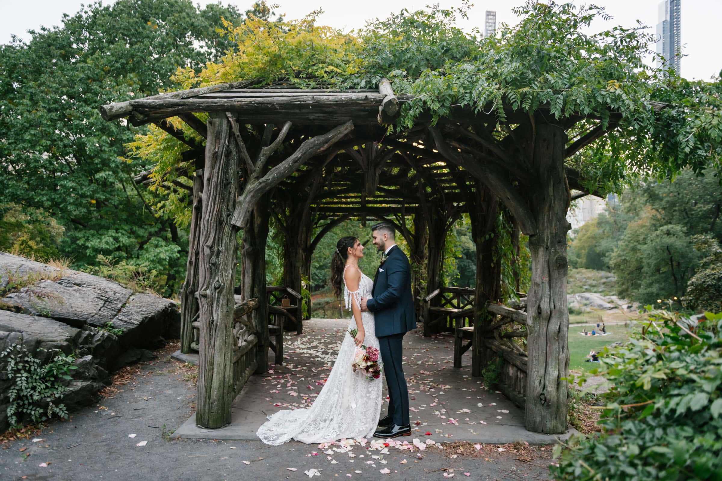 A treehouse for dreaming wedding in Central Park, New York City